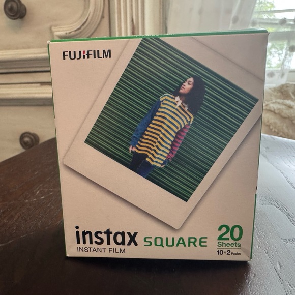 NEVER OPENED Fujifilm Instax SQ1 Instant Camera, carrying case, 20 film sheets. - Picture 11 of 12